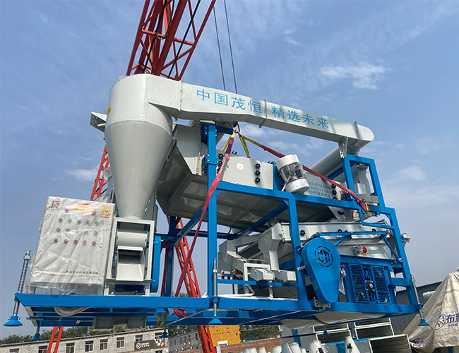 茂恒機(jī)械：十五噸復(fù)式精選機(jī)裝車發(fā)貨?。?！